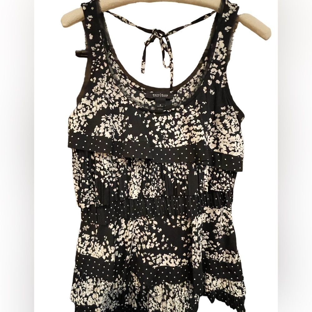 🔥🖤White House | Black Market sleeveless blouse size S. Like new!